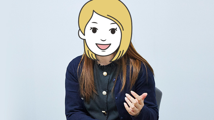 ホノカさんが座談会で話している様子